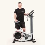 skandika Morpheus Ergometer mit 12 kg Schwungmasse, 32 Widerstandsstufen, 24 Programme, Kinomap, bis 150 kg – Bild 14